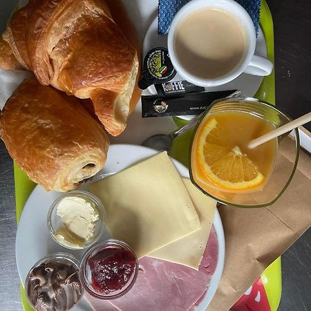 Homestay La Montagne Des Coeurs Eygenbilsen Eksteriør bilde